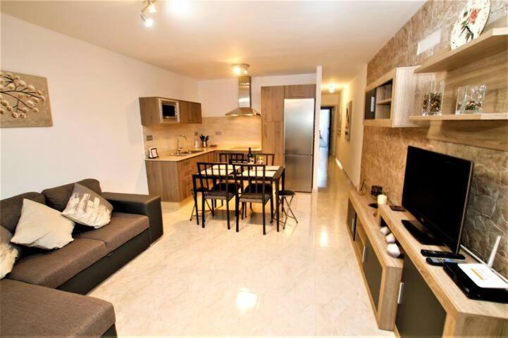 Apartamento Yale Тиас Экстерьер фото